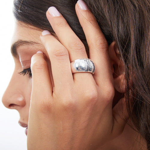 Anillo de bronce plateado Unoaerre