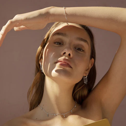 Par de Aros aro cruz cristal blanco en Plata baño rodio de Alea