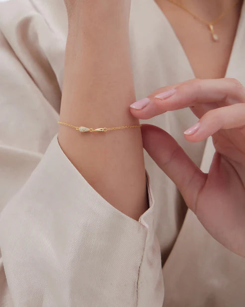 Pulsera Lux gota con circonita blanca en Plata (Baño de oro 18k)