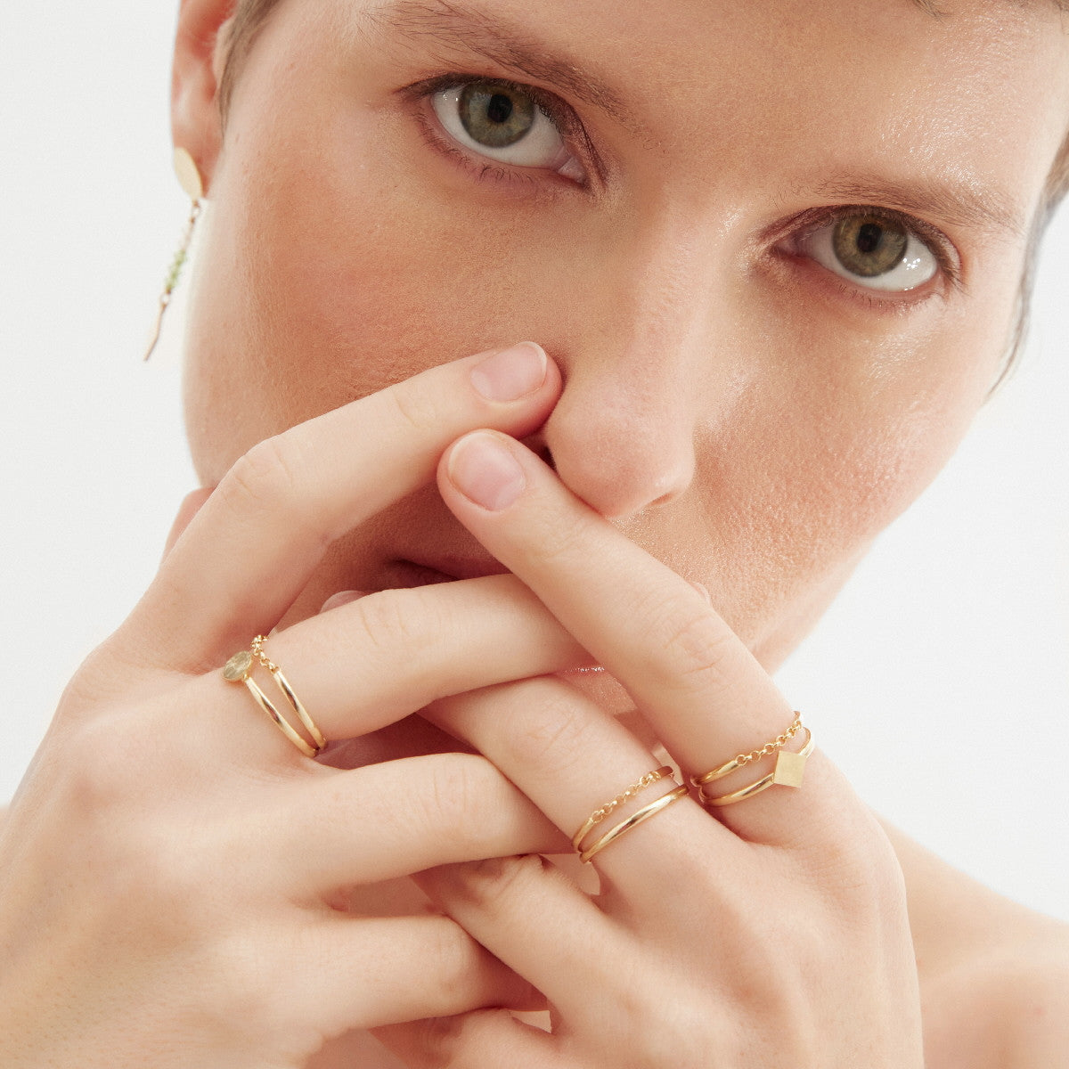 Anillo círculo bañado en oro