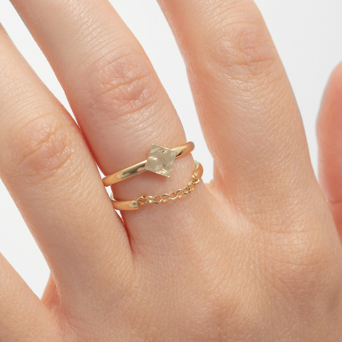 Anillo rombo bañado en oro