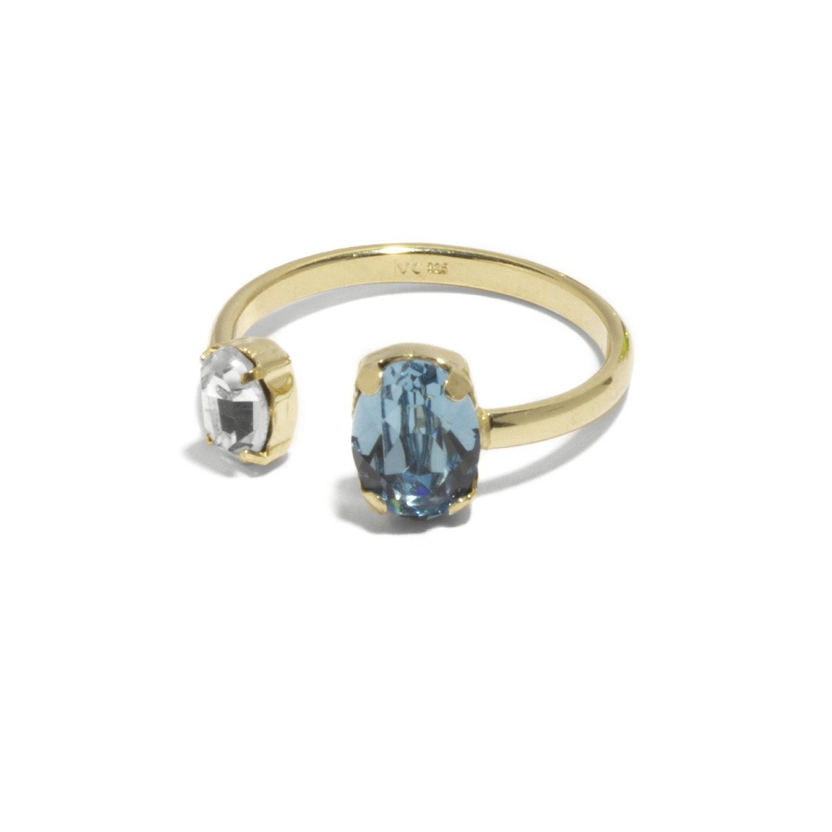 Anillo ajustable oval color azul bañado en oro