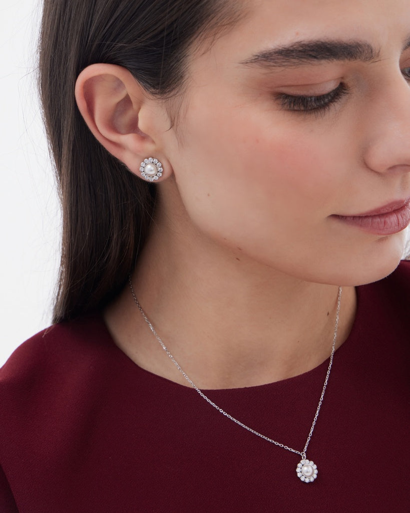 Collar corto Muá rosetón con perla y cristales riviere blanco en plata baño rodio
