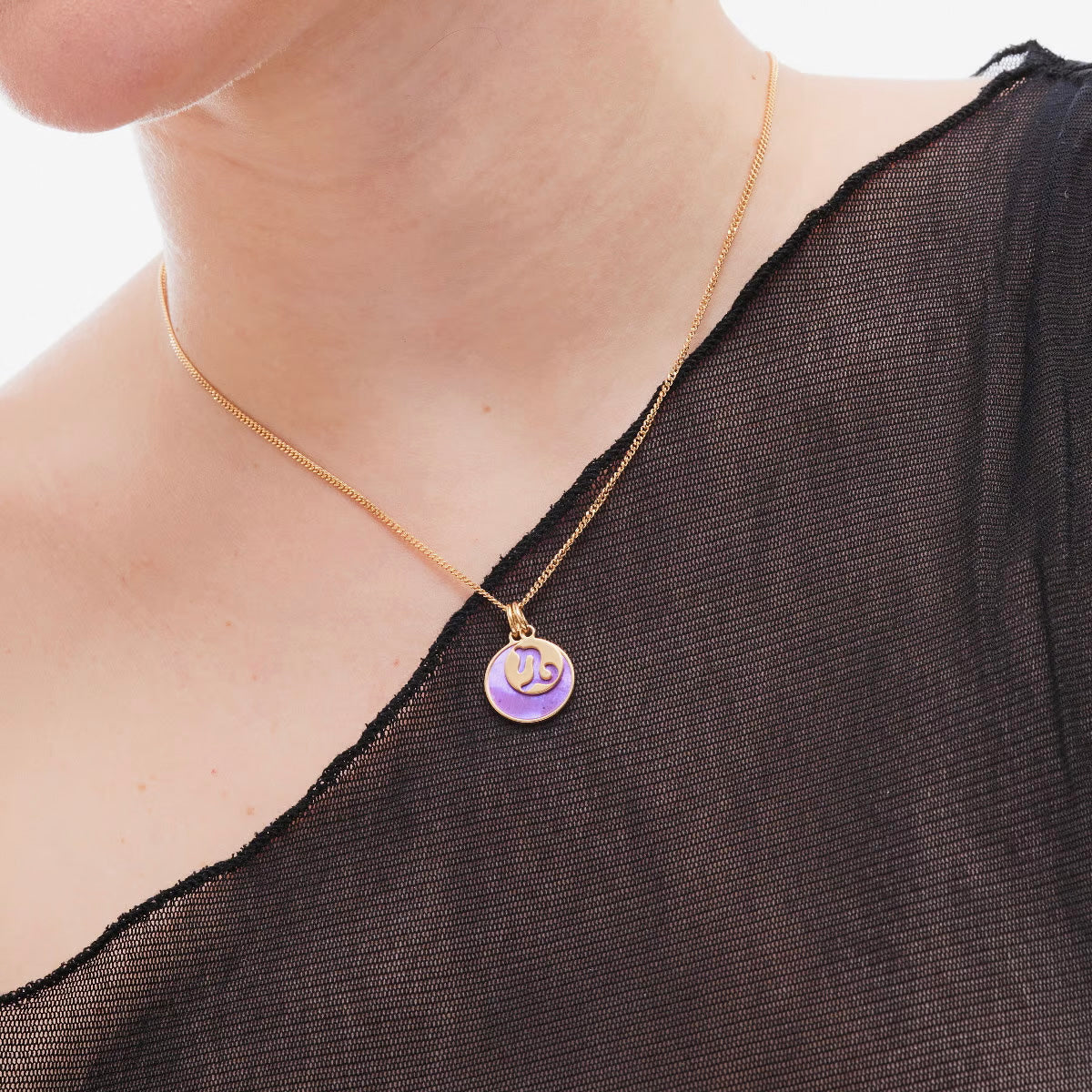 Collar Capricornio bañado en oro
