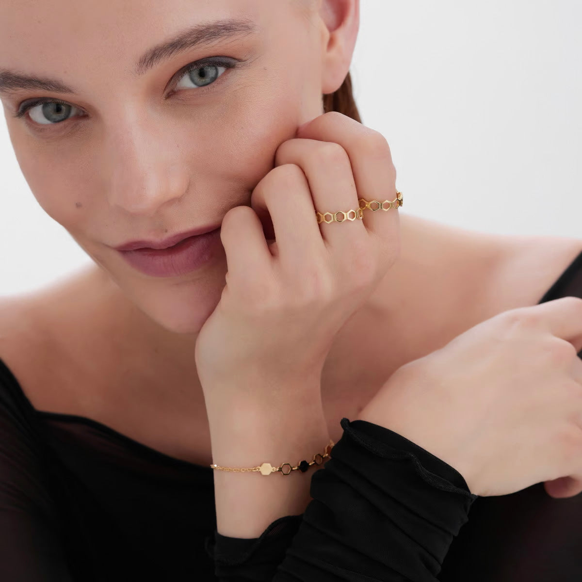 Pulsera hexágonos bañado en oro de Honey