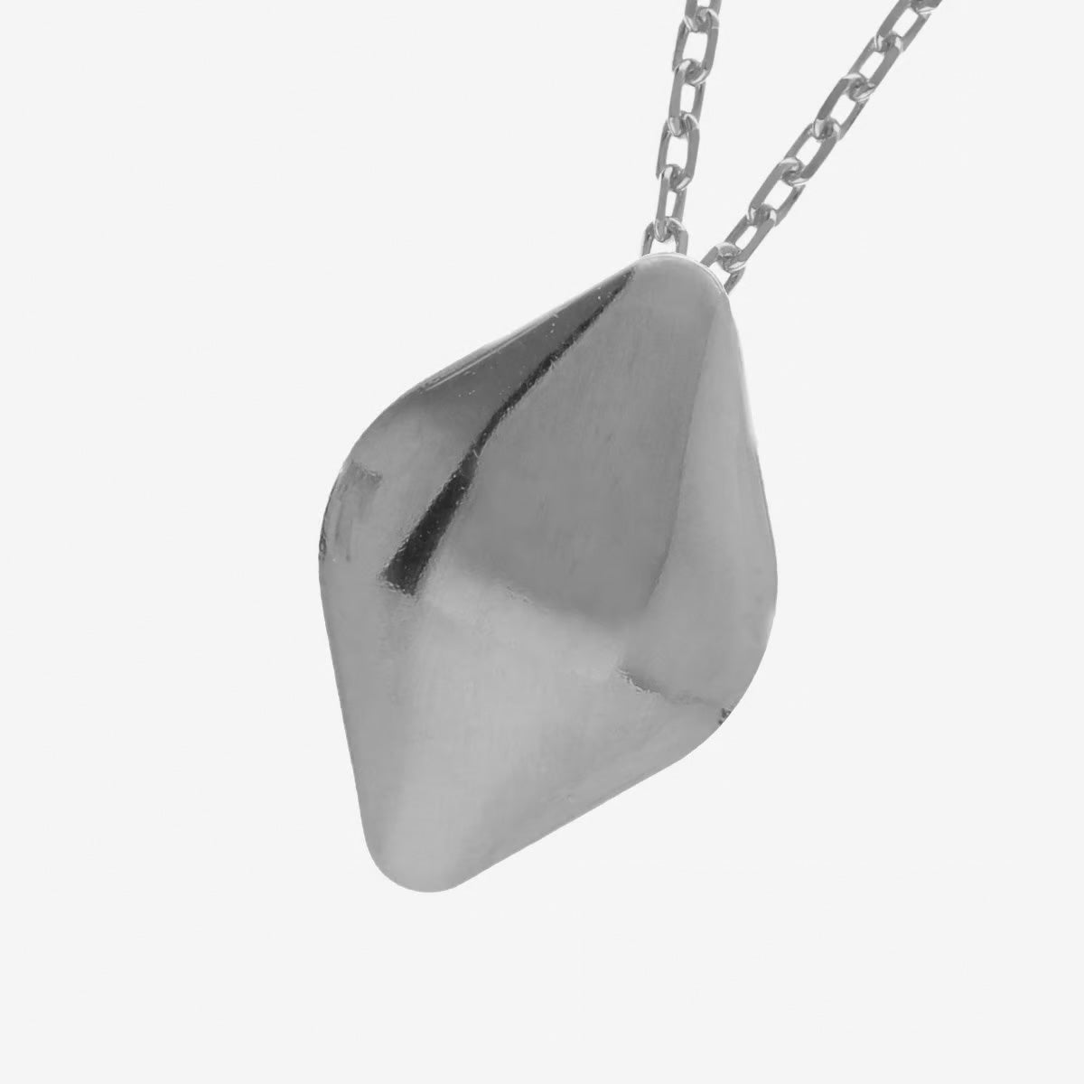 Collar rombo elaborado en plata