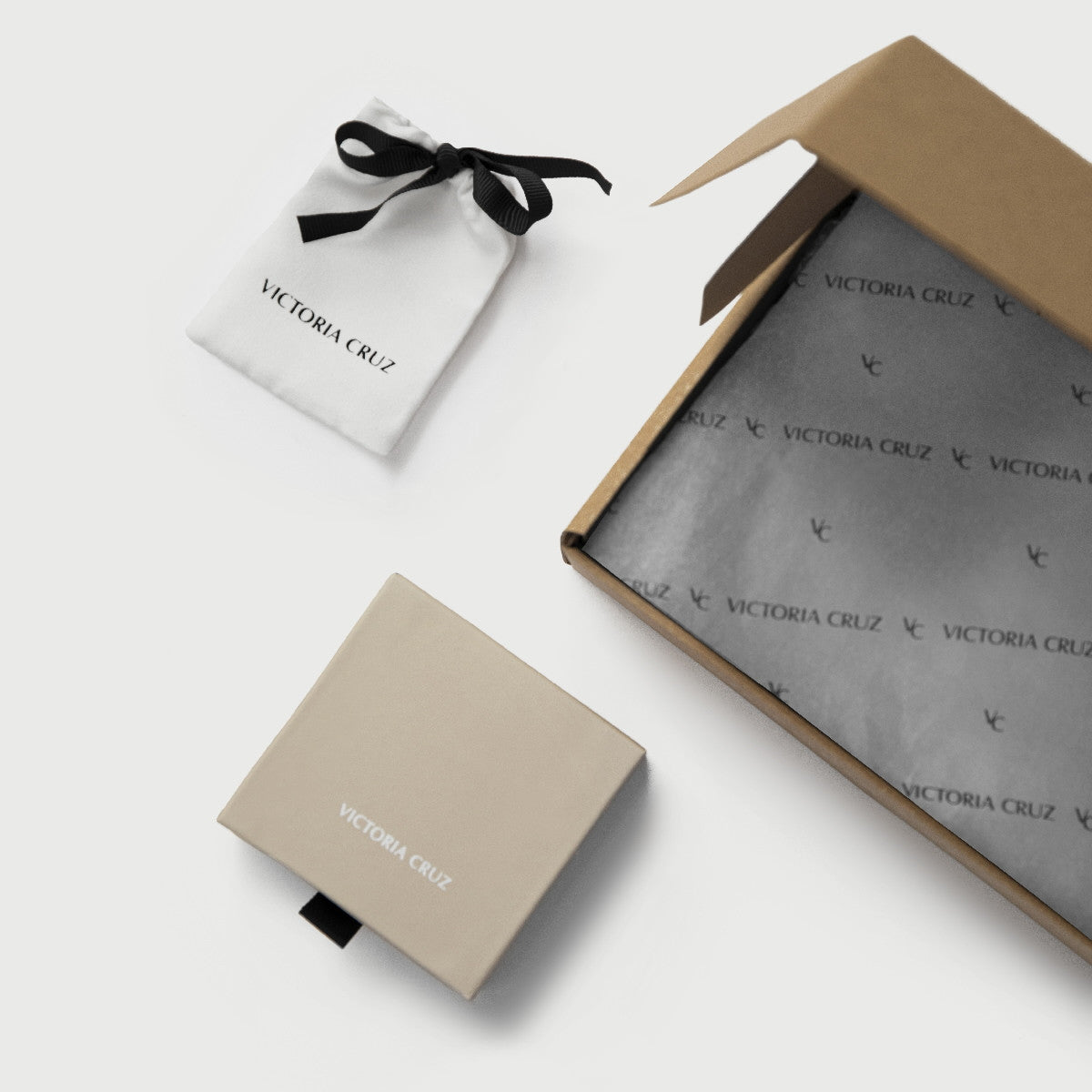 Par de aros Lágrima Crystal Greta Oro