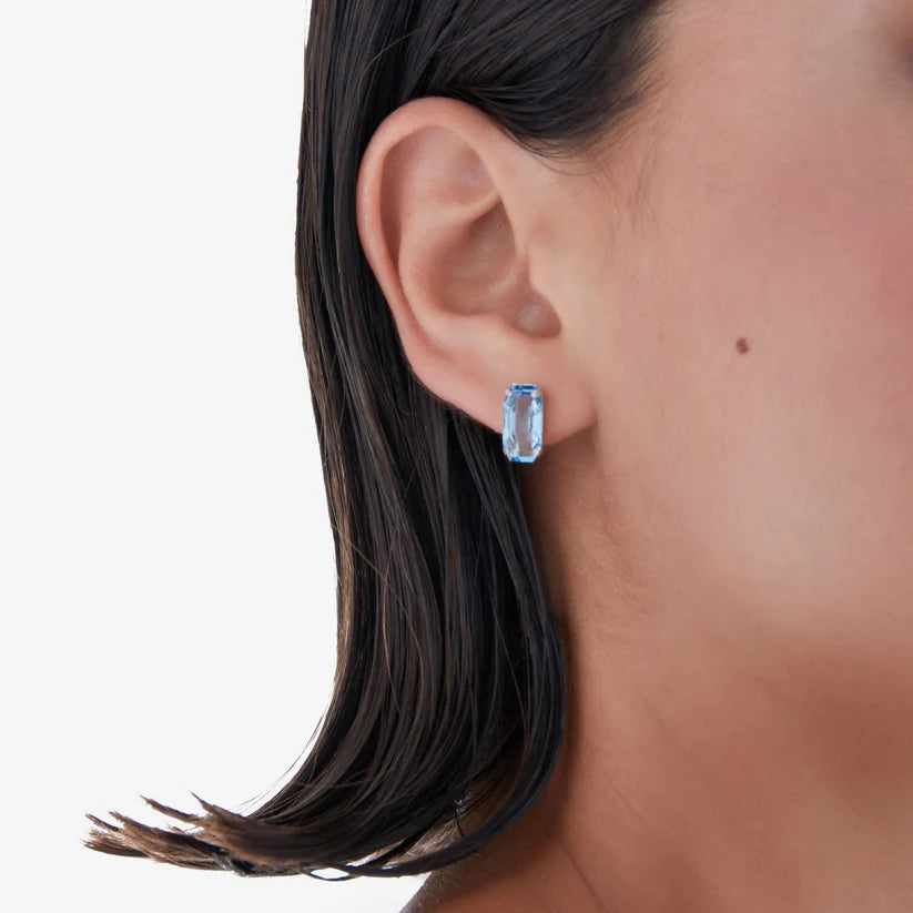 Par de aros botón rectángulo cristal azul en Plata baño rodio de Inspire
