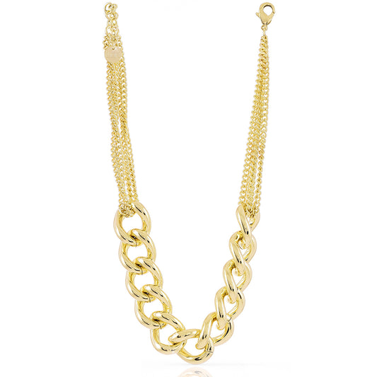 Collar con cadena elegante.