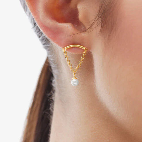 Par de Aros cortos perla en Plata de Milan Baño de oro 18k