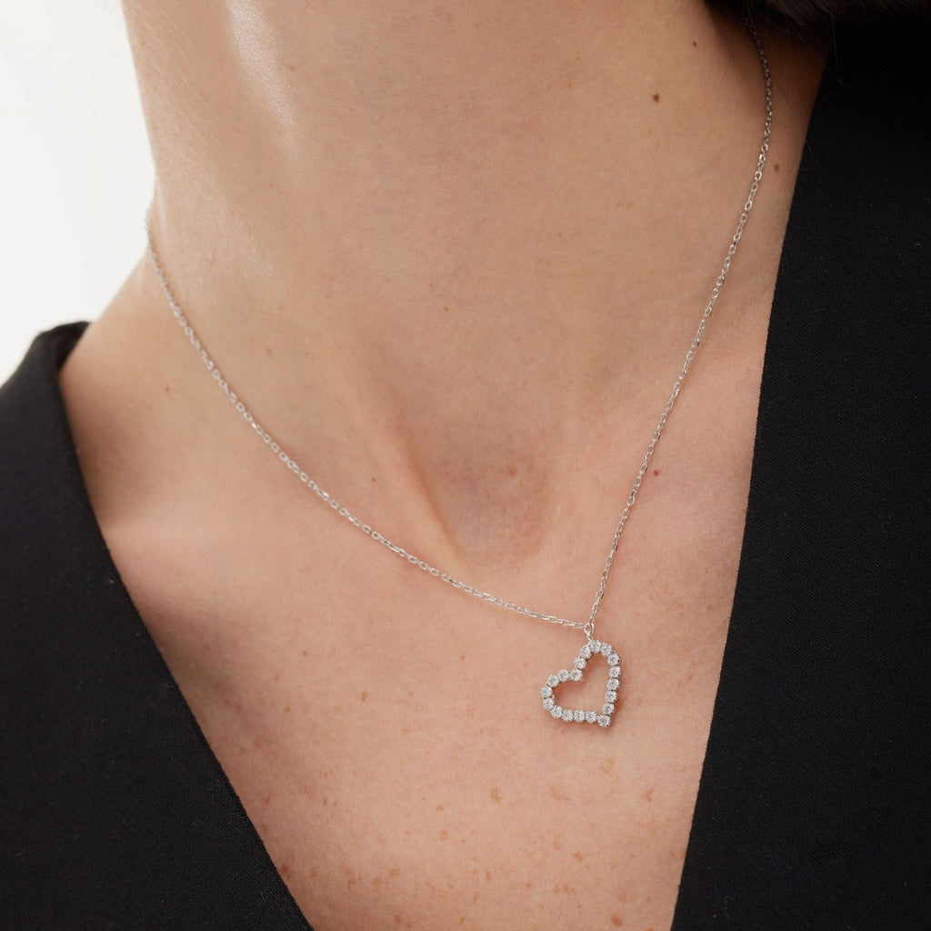 Collar corto corazón irregular El Gesto con cristales riviere en Plata