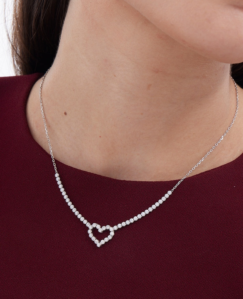 Collar corto Muá corazón con cristales riviere blanco en plata baño rodio