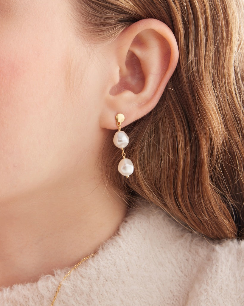 Par de Aros cortos Sera con perla barroca en Plata