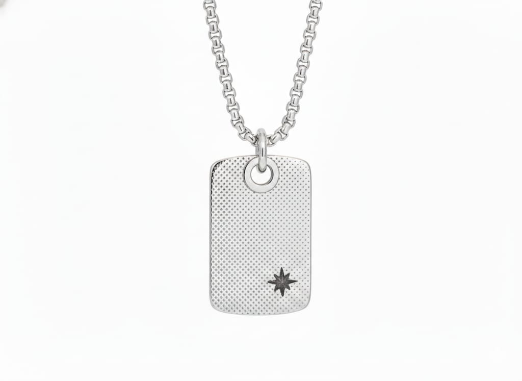 Collar con colgante de estrella polar con PVD negro HO062-1