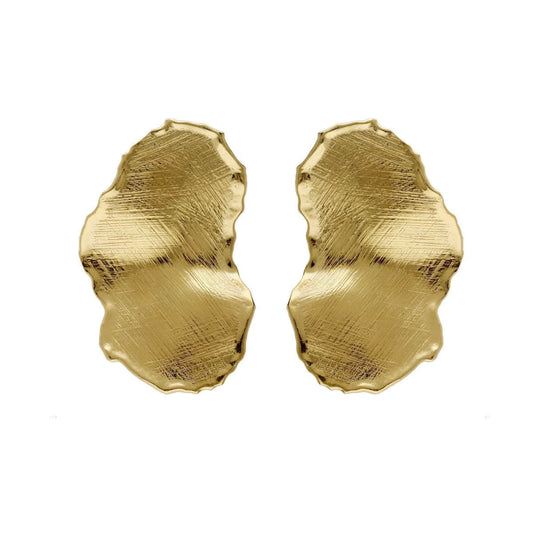 Par de aros oval irregular textura satinada bañados en oro