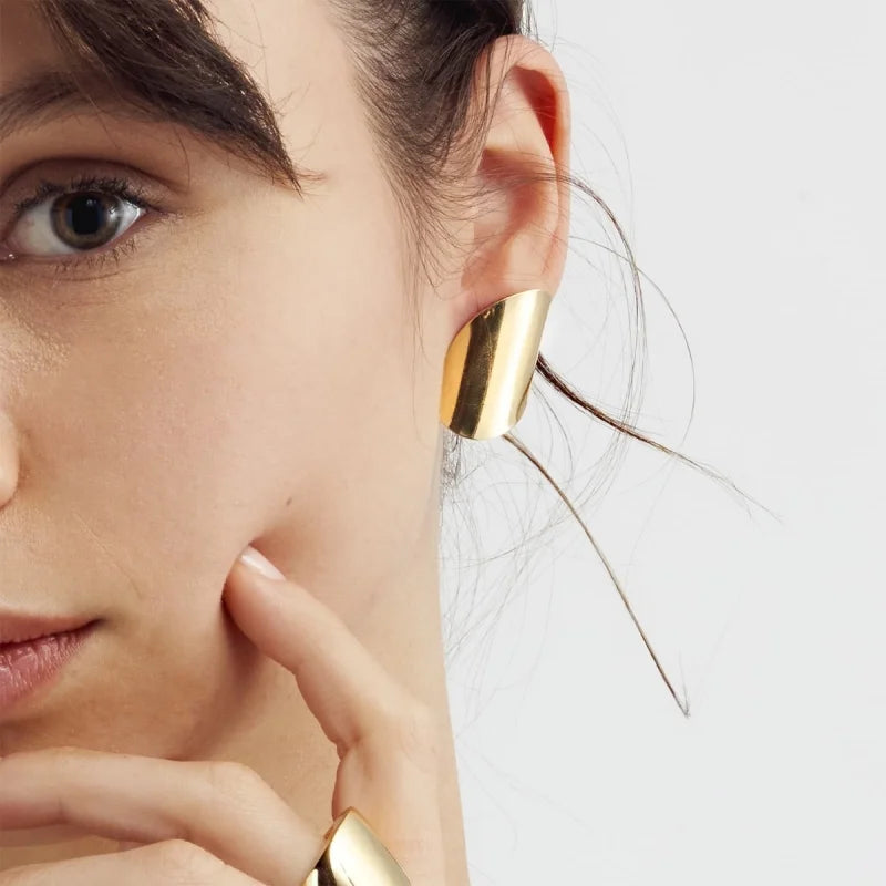 Par de Aros Elegante baño de oro 24kt
